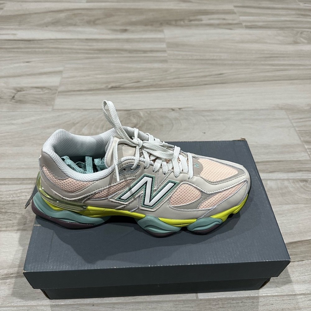 New Balance 9060 Sneakers multi colors, Size, Women’s 11 and Men’s 9 1/2 (New) - Picture 3 of 5